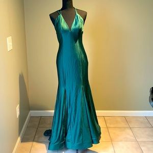 Blondie Nites long green formal dress. Size 3.